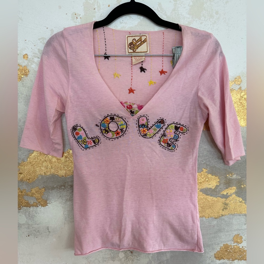 Soul Revival LOVE t-shirt Pink Embroidered 3/4 length sleeves EUC Small